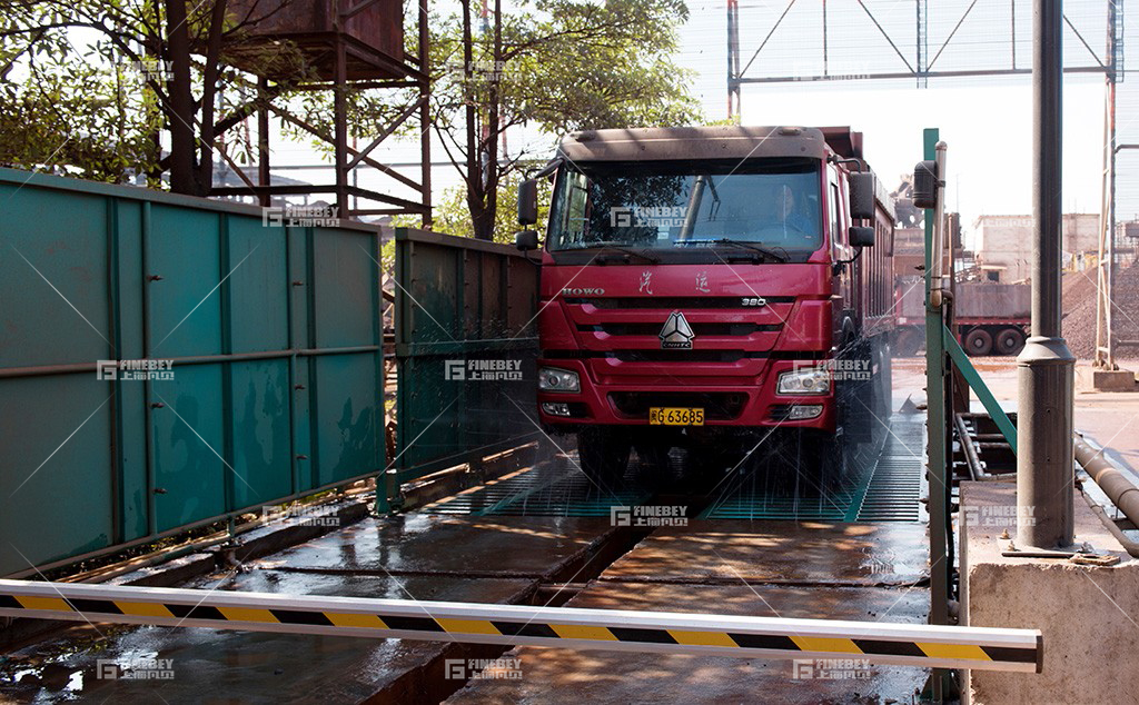 福建三钢集团采用凡贝平板洗车机 大力清洗工程运输车辆
